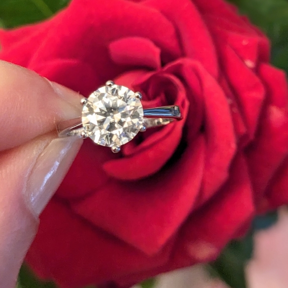 2CT Authentic Moissanite, 18k White Gold-Plated 925 sterling Silver - Size 5,7,8 - Picture 3 of 8